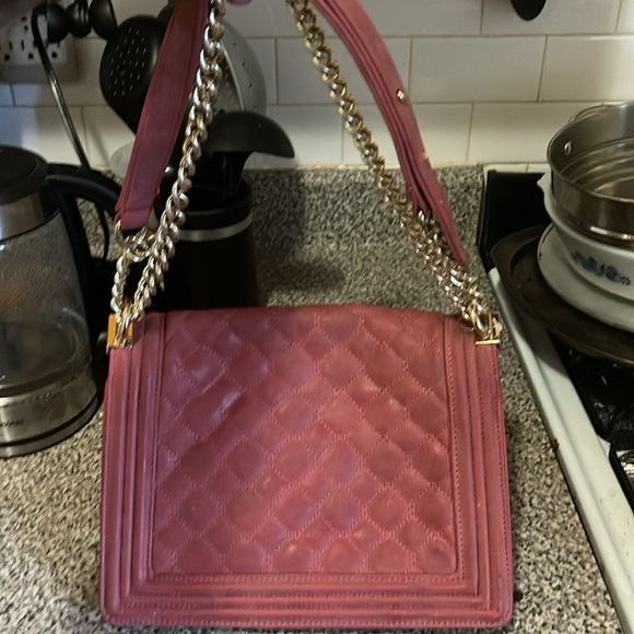 NWOT! BEBE LUCY MINI QUILTED W/ GOLD CHAIN CROSSBODY SLING BAG IN CRANBERRY! - Picture 12 of 13